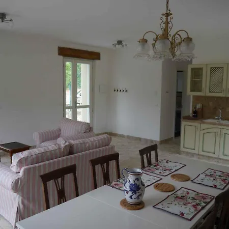 Nyaraló Holiday In Roggio 37057 Testico